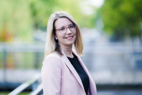 Dr. Eva Stüber ist Mitglied der Geschäftsführung des Marktforschungsinstituts IFH Köln und erforscht seit vielen Jahren Innovation, Digitalisierung und Konsumverhalten im Handel. (Foto: IFH Köln)